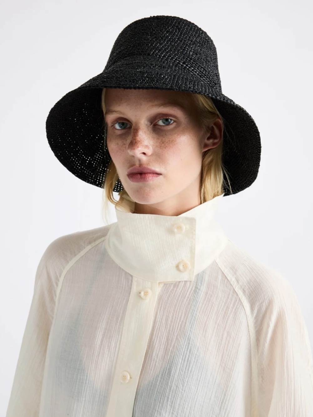 Janessa Leone Felix Packable Raffia Straw Bucket Hat in Black, sz Medium - Picture 9 of 10